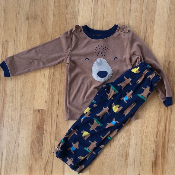 Carter's Other - $10 FINAL • EUC bear fleece 2 piece pajamas size 5